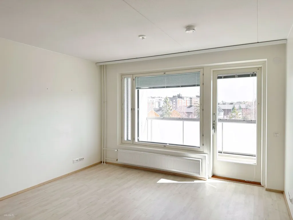Pièces - Modern Flat with Glazed Balcony in Vuores