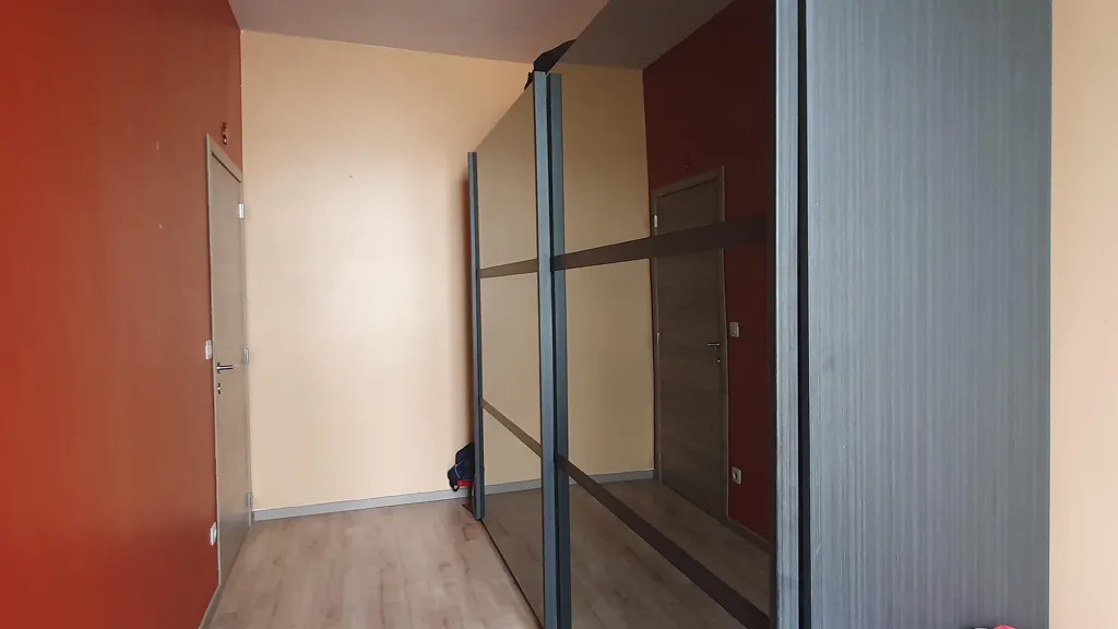 Pièces - Appartement Rénové à Proximité de la Gare à Namur