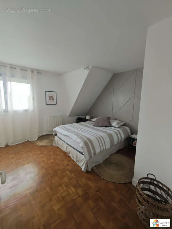 Chambres - Maison Luxueuse avec Jardin à Pontault-Combault