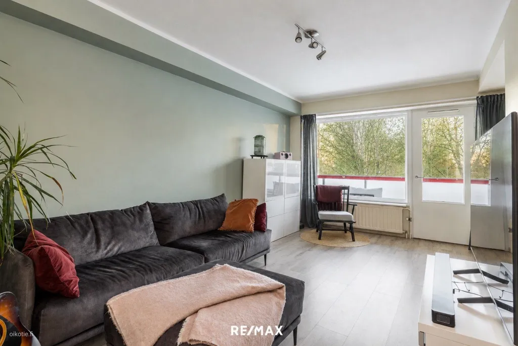 Séjour - Modernised Flat with South-Facing Balcony in Etelä-Haaga