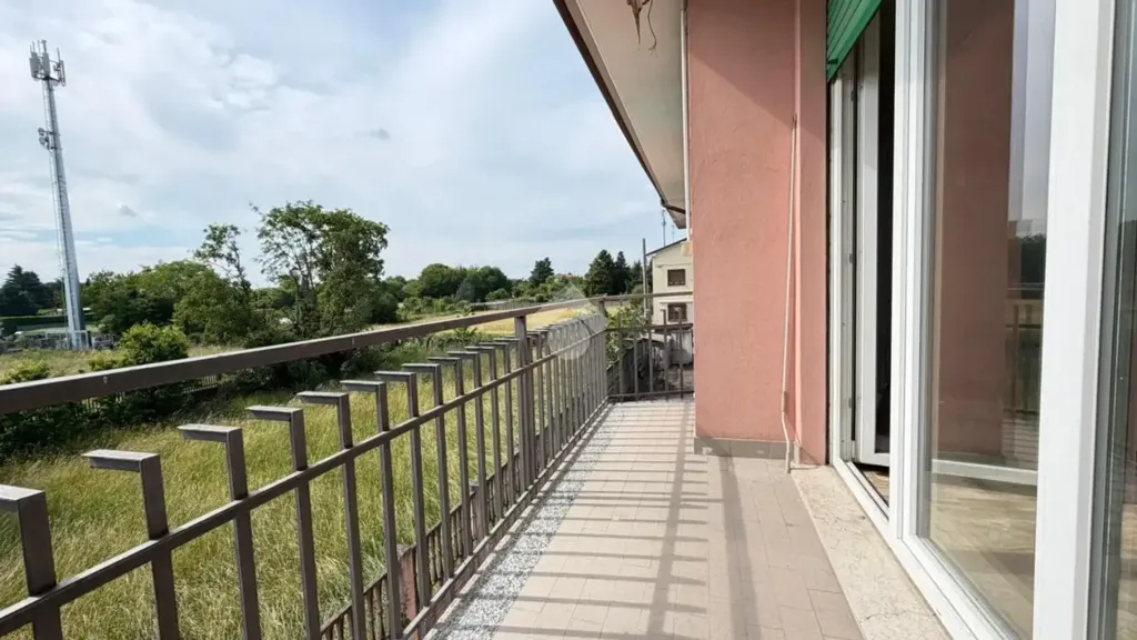 Balcon - Independent Apartment with Private Garden in Desio
