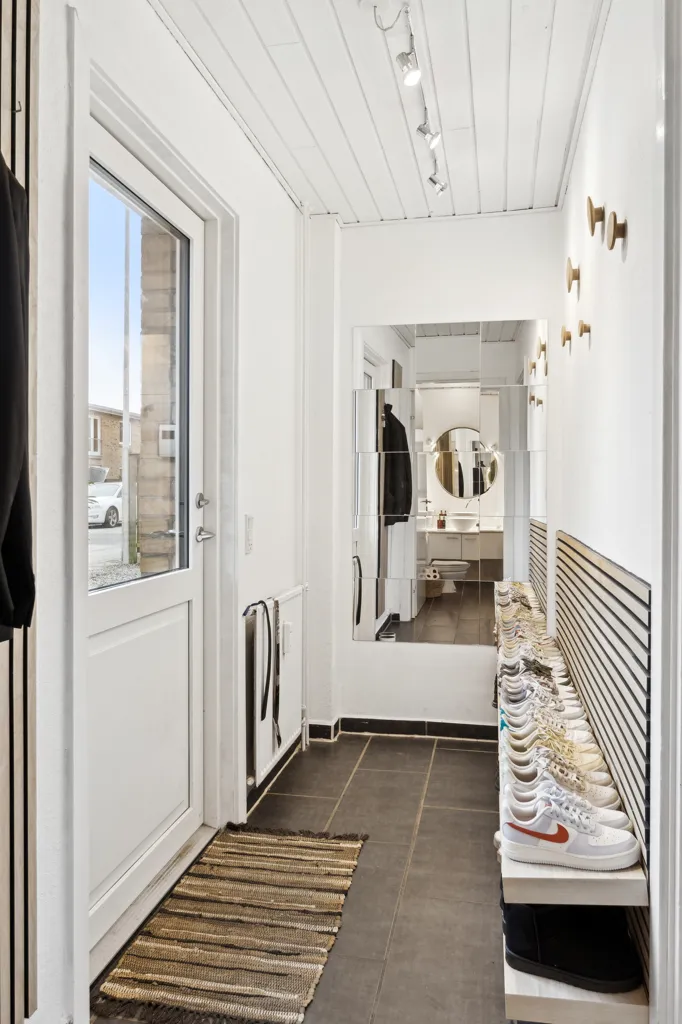 Esik - Modern Flat with Central Herning Location