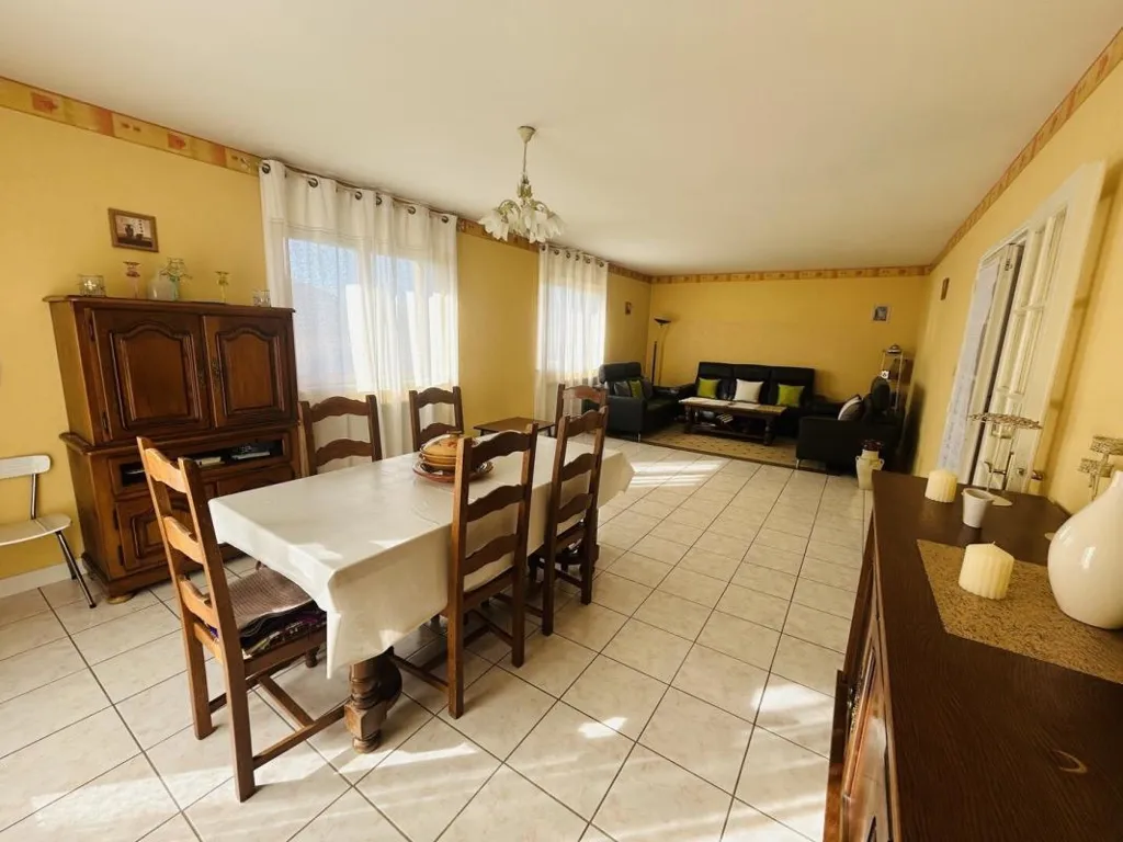 Dining Room - House with 100 m² Basement near Montbéliard