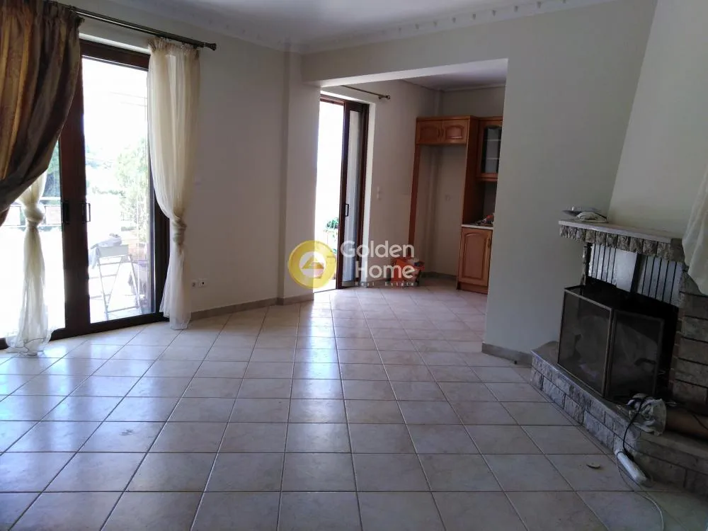 Séjour - 7-Bedroom Building with Sea View in Varigiani