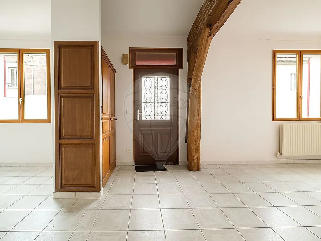 Séjour - Maison de Caractère avec Garage au Cœur de Montataire