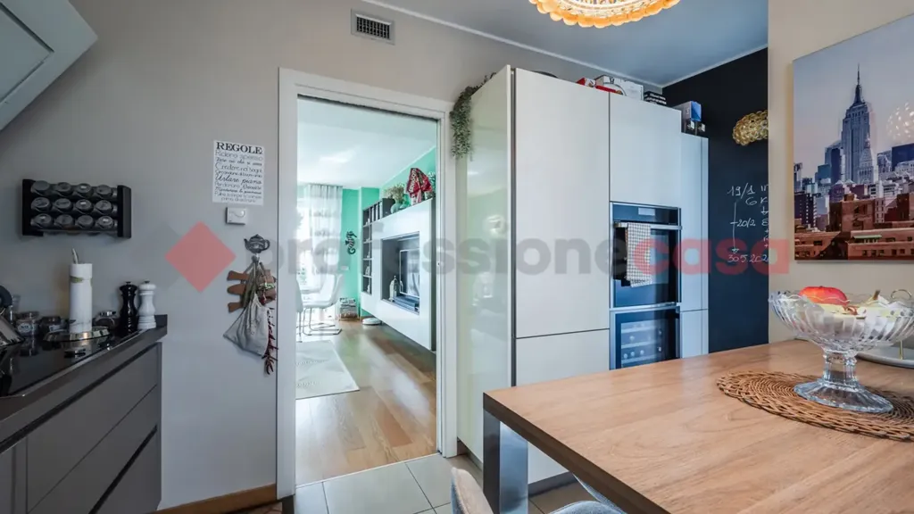 Cucina - Modern 3-Bedroom Apartment in Buccinasco