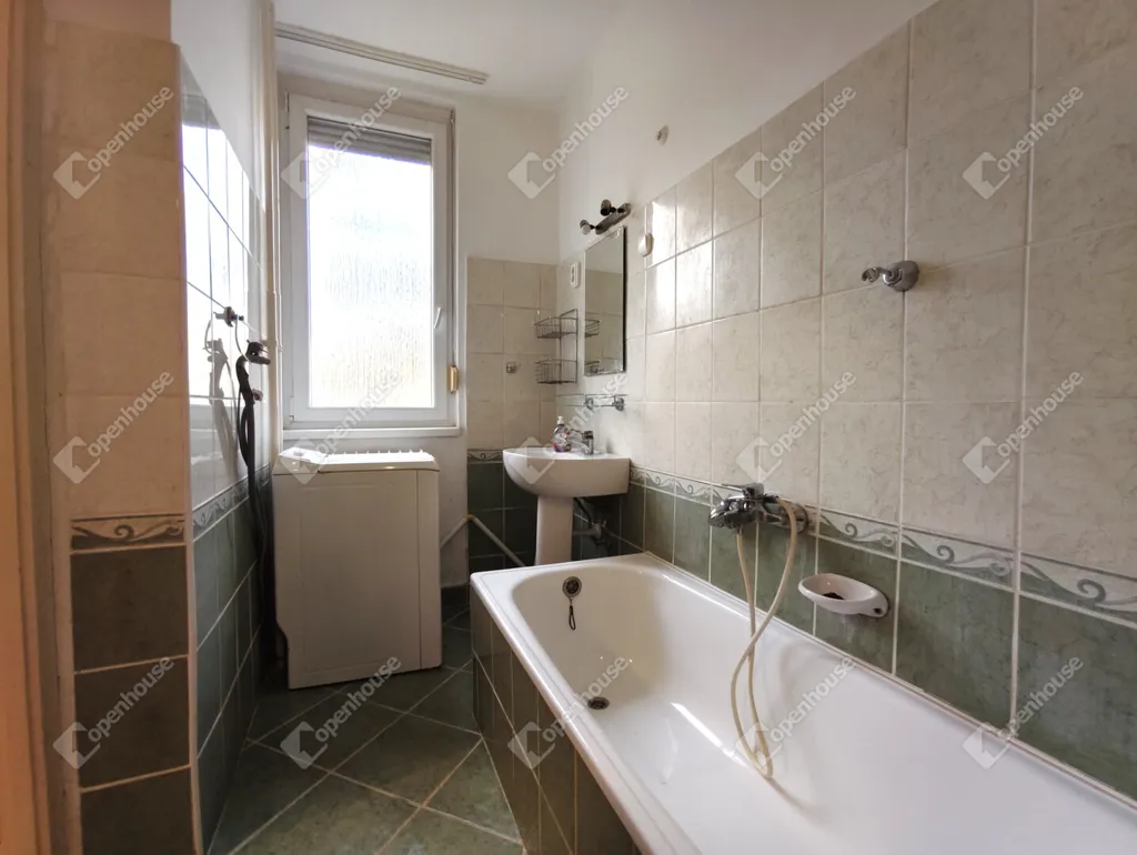 Vannitoad - Brick Apartment with Creative Space in Debrecen