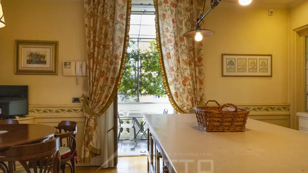 Cuisine - Historic Villa with Central Location in Grignasco