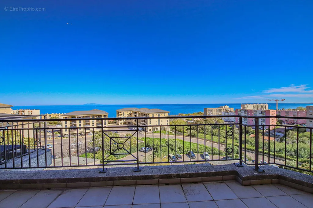 Balcone - T2 with Sea View in Bastia Sud