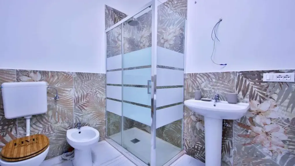 Vannitoad - Rear-Facing Apartment with Sea Proximity in Genoa