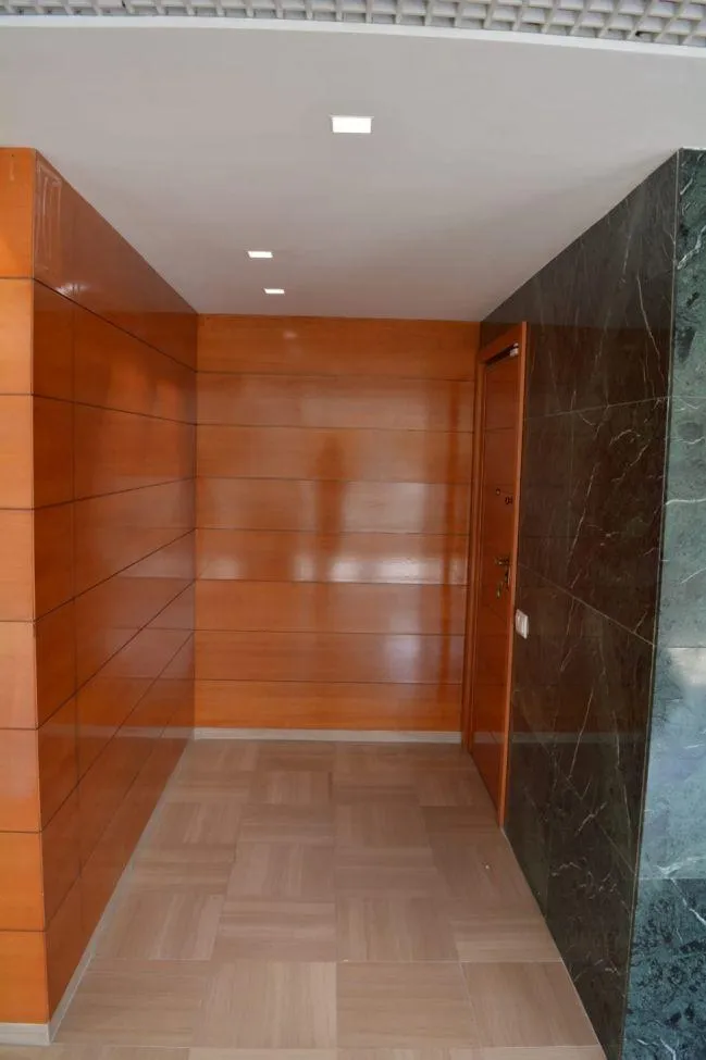 Hallway - Office with Corner Location in Valencia