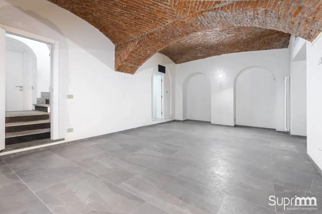 Pièces - Restored Apartment with Private Courtyard in Turin