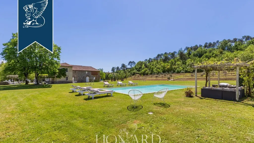 Piscine - Luxury Villa with Pool near Lucca