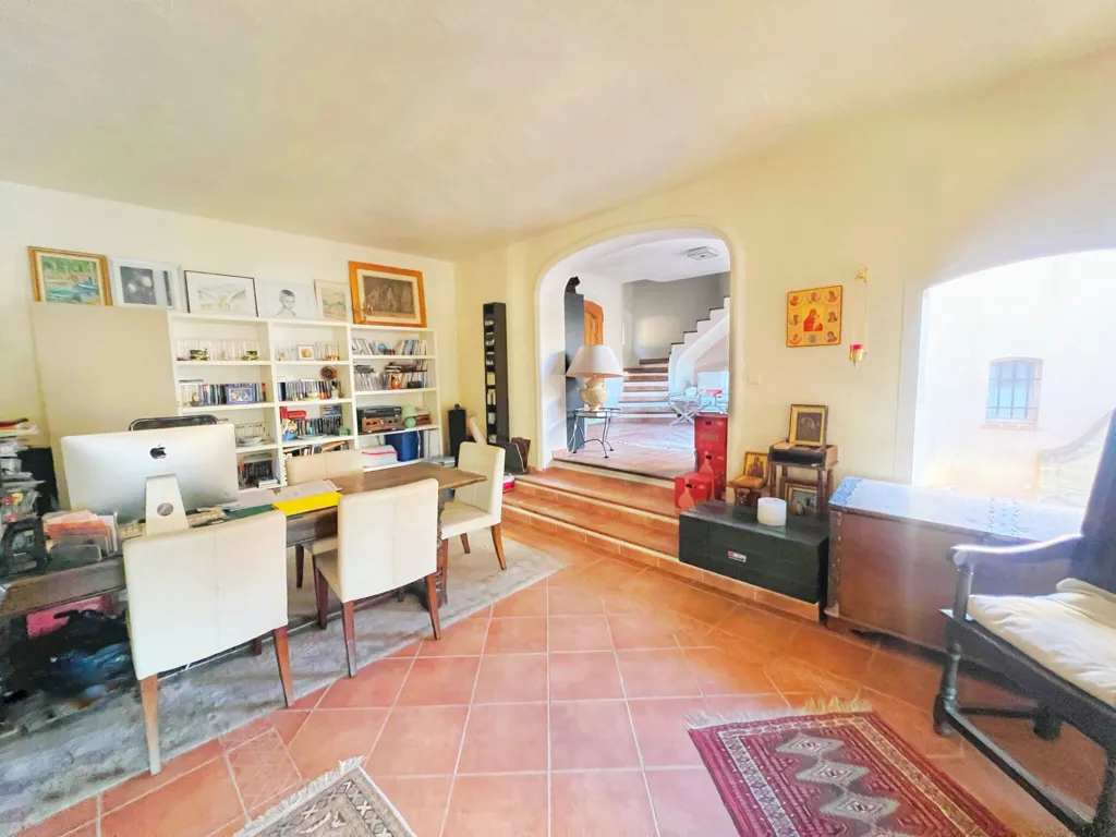 Living Room - Luxury Villa with Sea View in Cabris