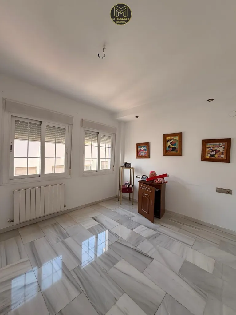 Elutuba - Luxury Villa with Private Garage on Gran Bulevar