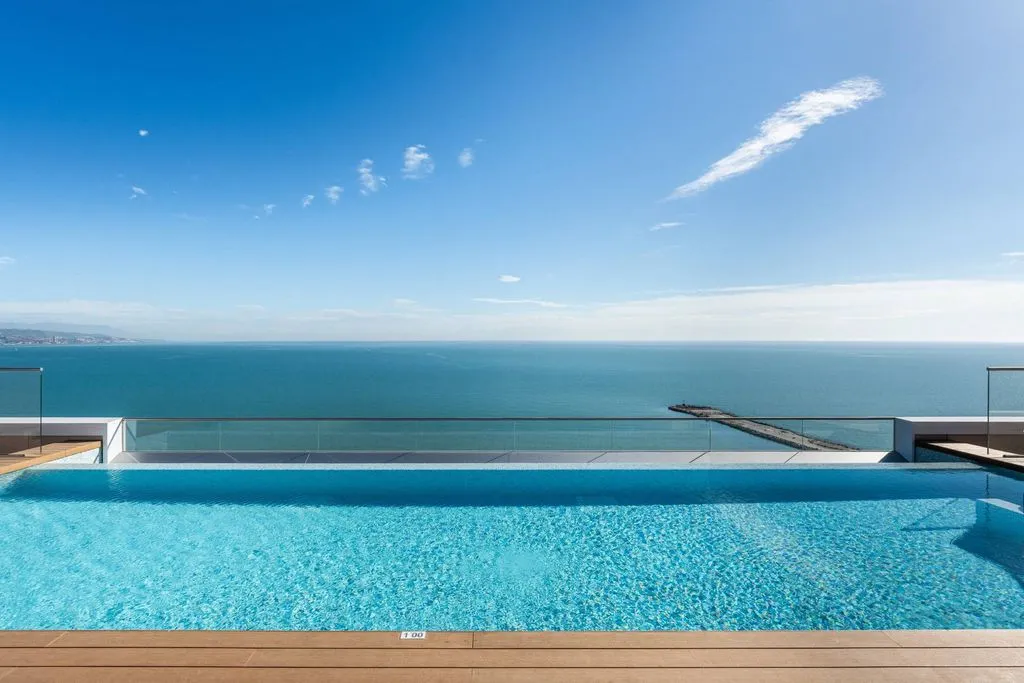 Pool - Luxury Beachfront Flat with Pool in Marbella