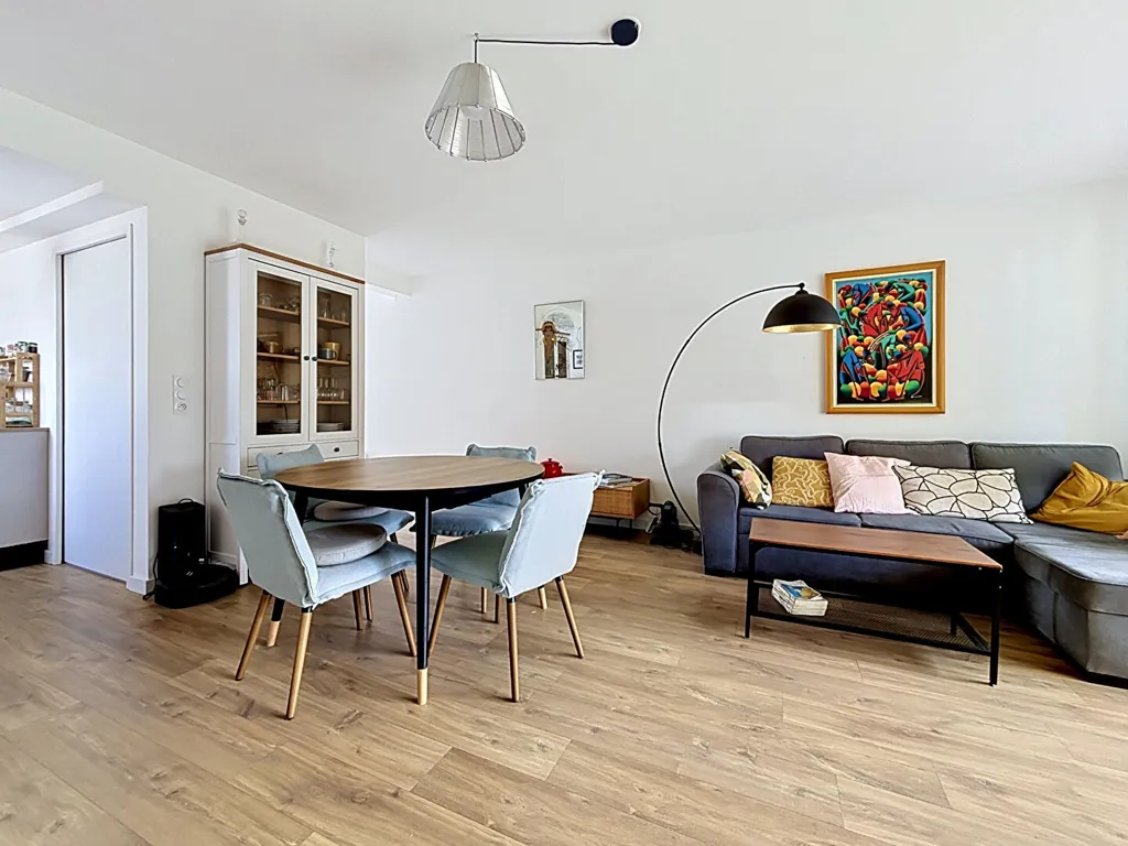 Séjour - Appartement PMR 3 Pièces au Centre de Plougonvelin