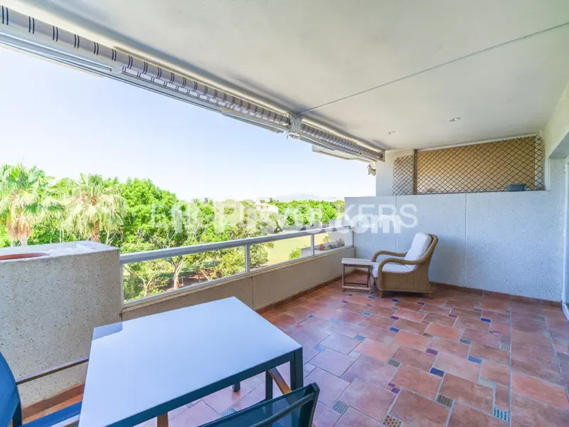 Terrace - Modern Flat with Golf View in Alicante