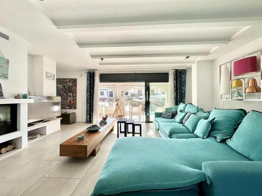 Elutuba - Southwest-Facing Villa with Pool in Castelló d'Empúries