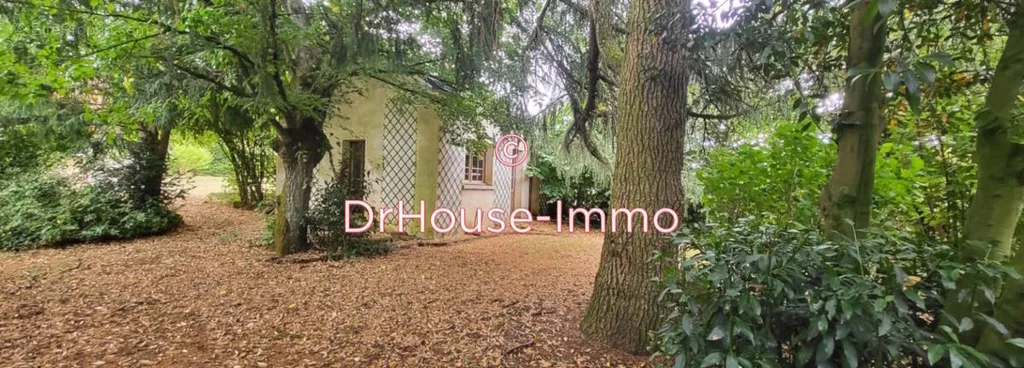 Giardino - Constructible Plot with Existing Garage in Martigné-Briand