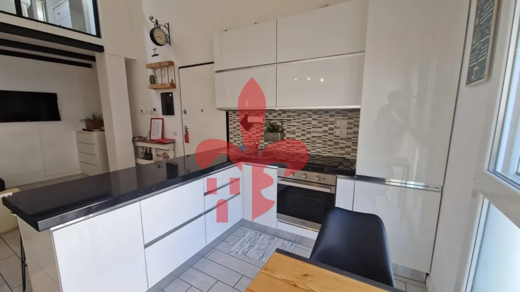 Cuisine - Modernised Two-Bedroom Flat with Garage in Florence