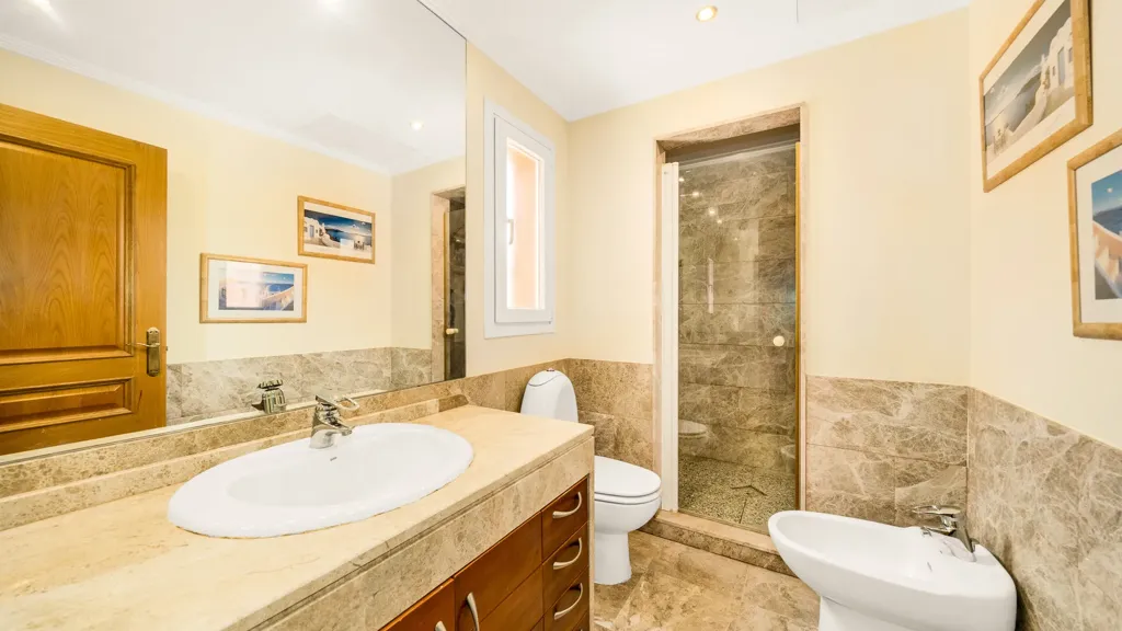 Salles de bain - Semi-Detached Villa with Pool in Santa Clara