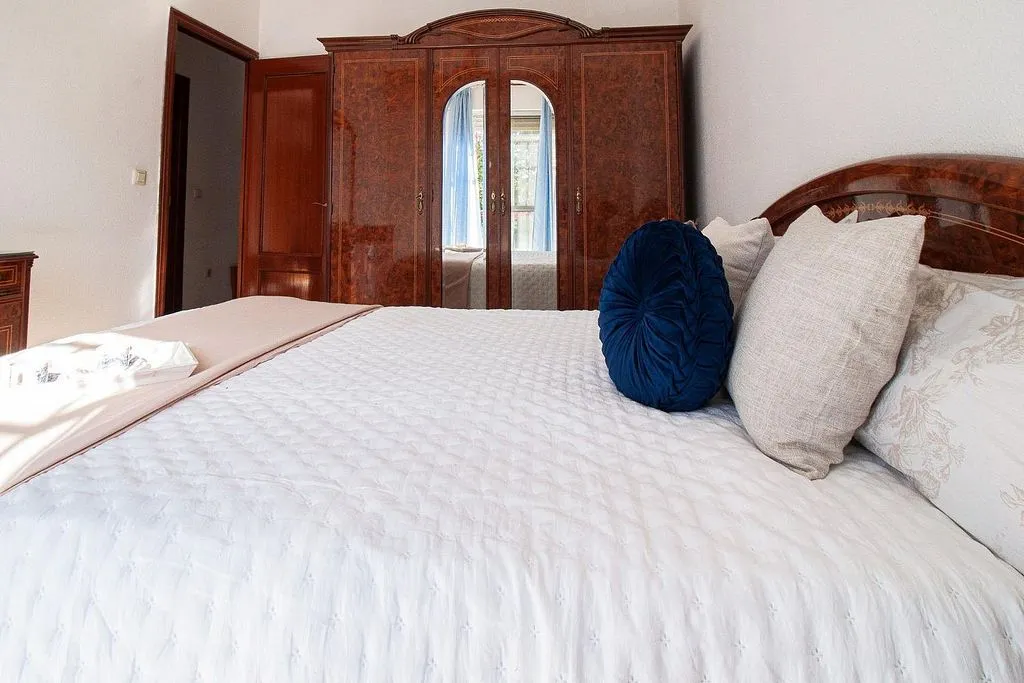 Bedrooms - Chalet with Air Conditioning in La Rinconada