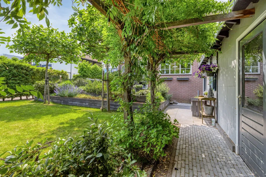 Aed - Luxury Villa with Garden in Beverwijk