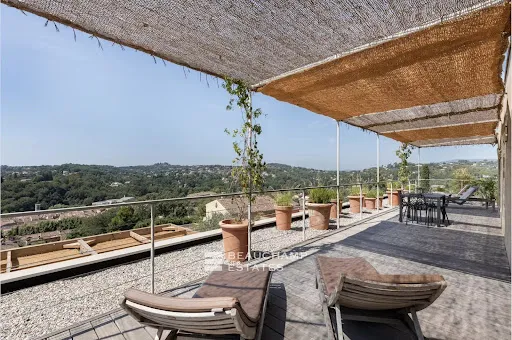 Terrasse - Villa de Luxe avec Piscine à Valbonne