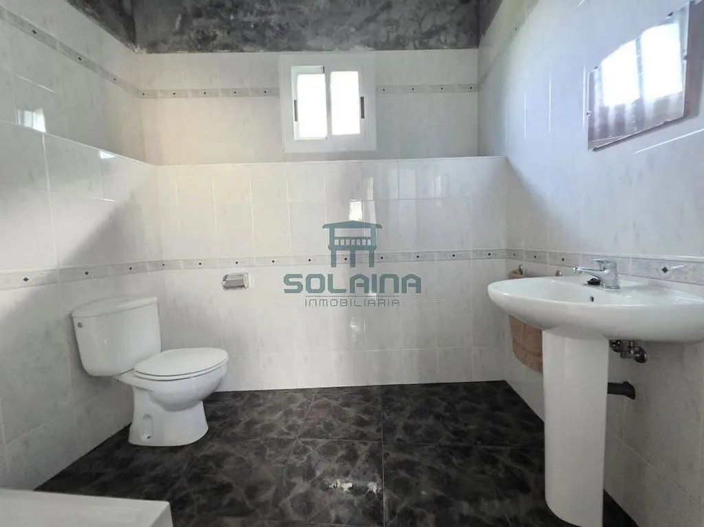 Salles de bain - Chalet with Terraces in Merca, A Coruña