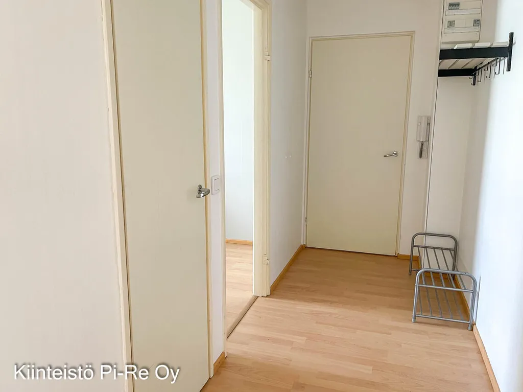 Entrée - Modernised Flat with Balcony in Forssa Centre