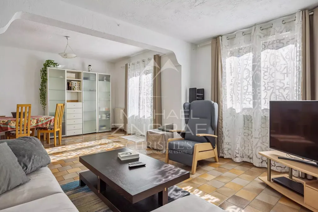 Living Room - Villa with Infinity Pool in Saint-Maymes, Antibes
