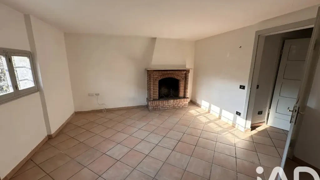 Pièces - Rustic Villa with Garden in Finale Emilia