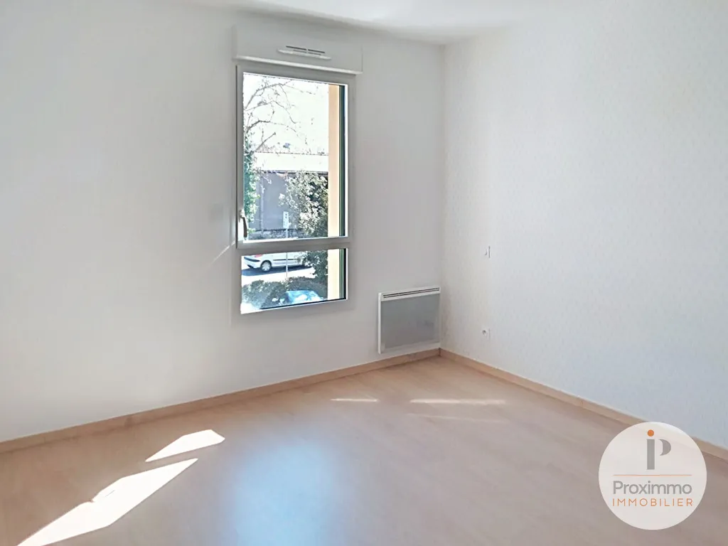 Stanze - 3-Bed Apartment with Balcony in Secure Residence