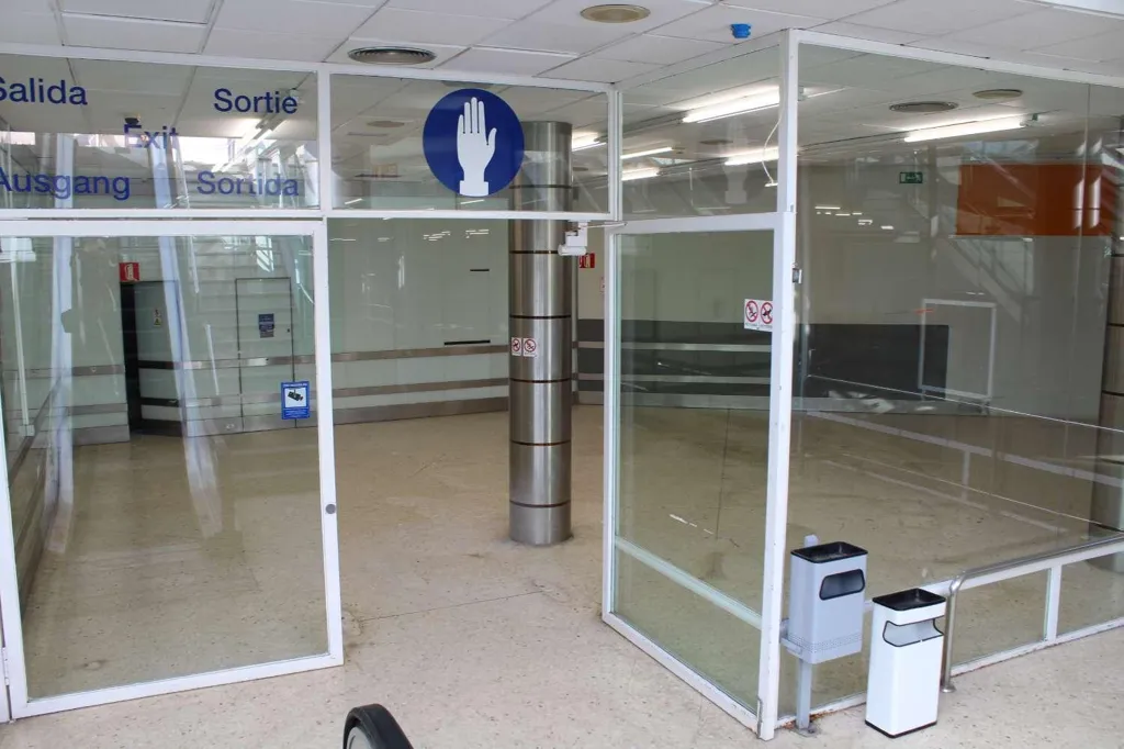 Esik - Commercial Space with Parking in Benicasim