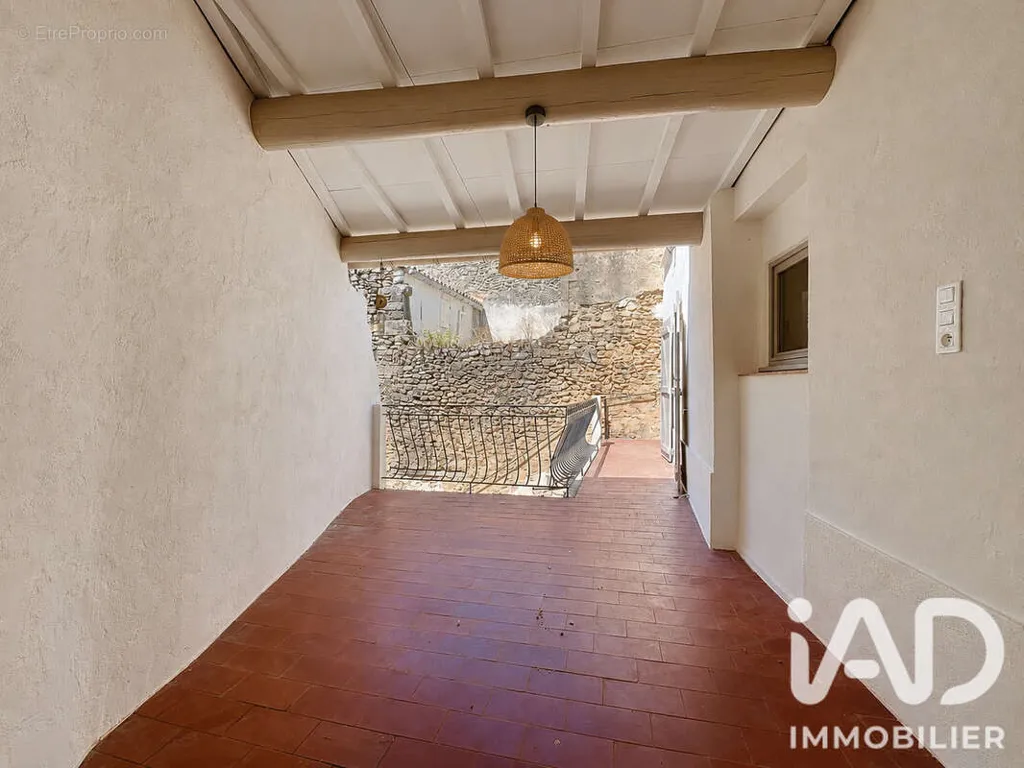 Terrazza - Rustic House with Courtyard in Vers-Pont-Du-Gard