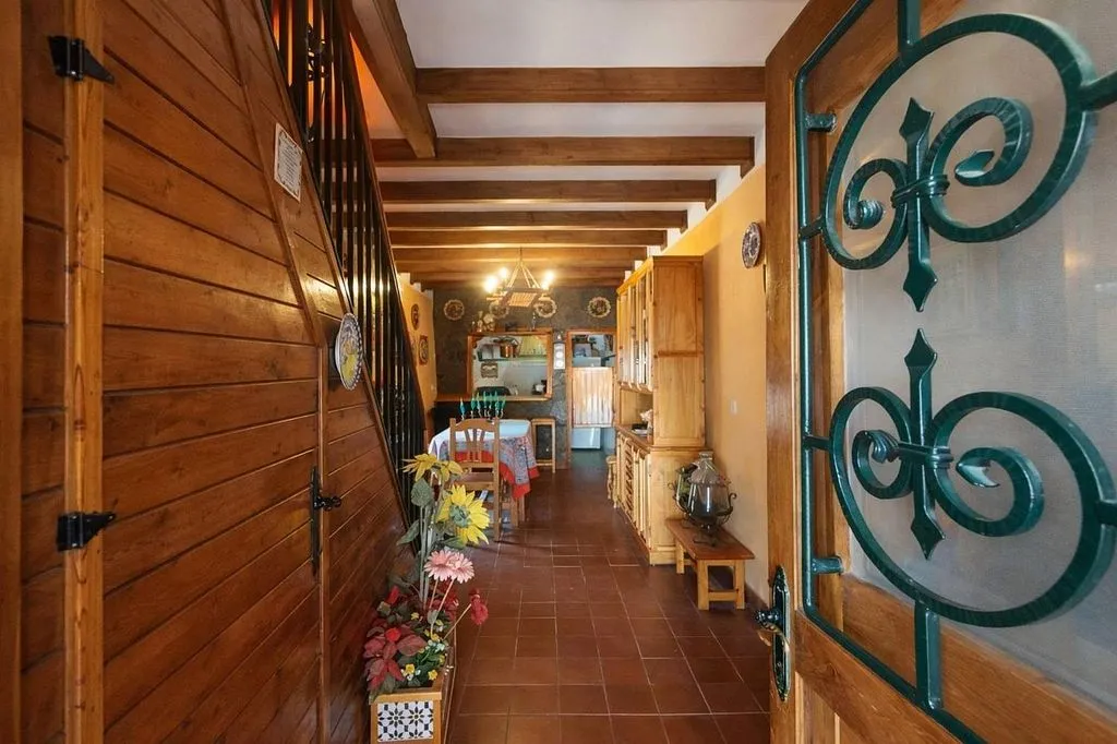 hallway_entrance