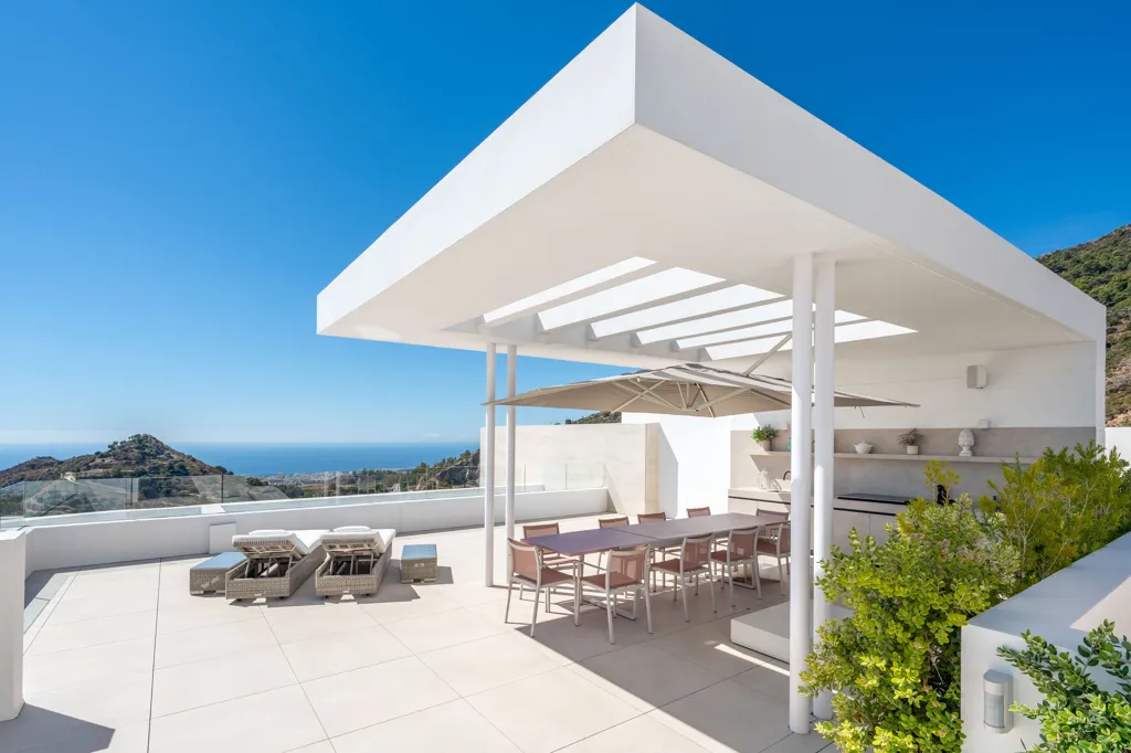 Terrasse - Luxury Triplex Penthouse with Sea View in Ojén