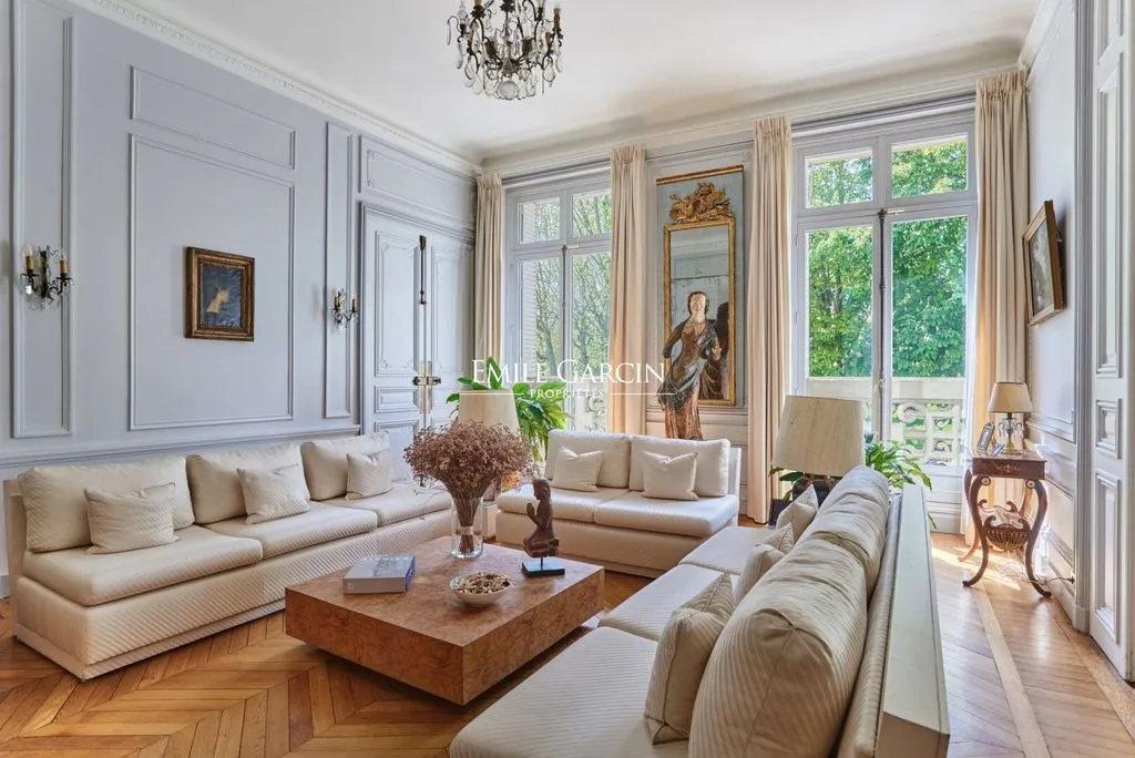 Elutuba - Luxury Apartment with Seine View in Paris