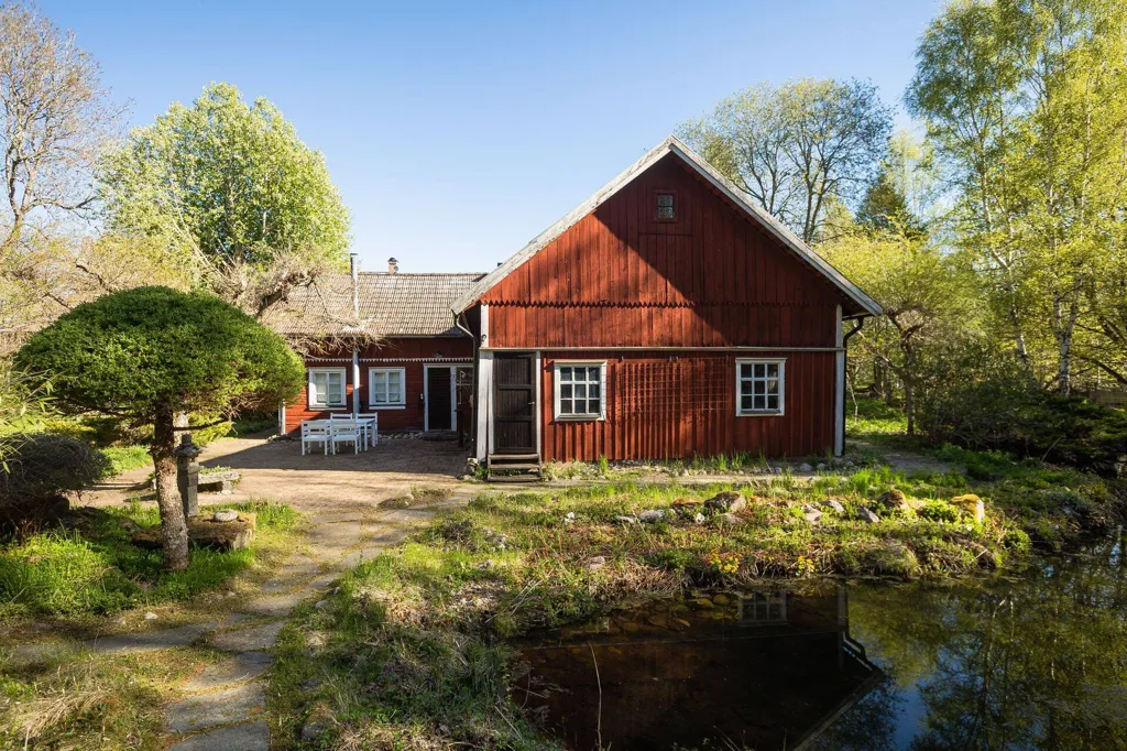 Extérieur - Generations Home with Multiple Buildings in Ödeshög