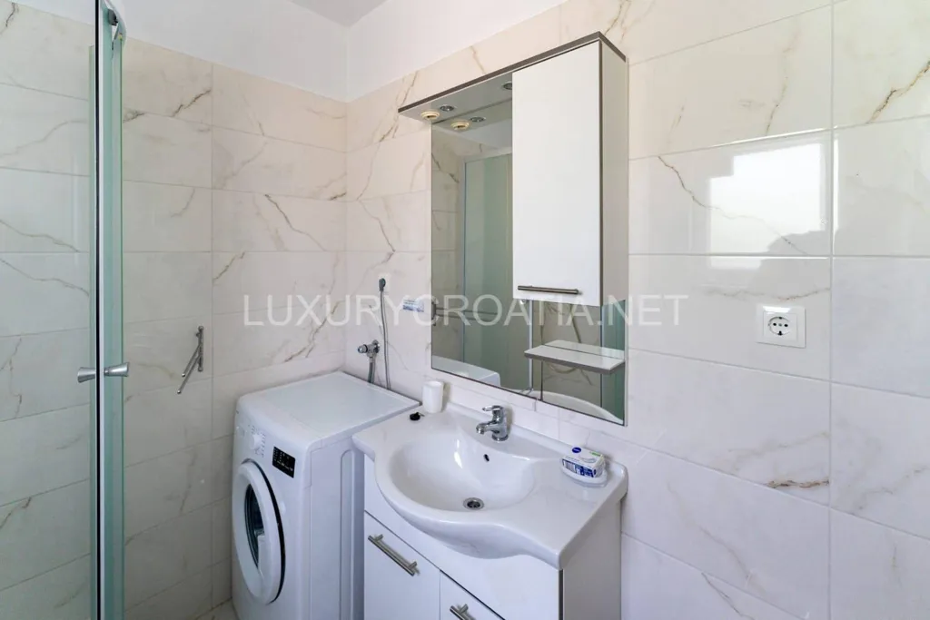 Vannitoad - Beachfront Villa with Jacuzzi in Korčula
