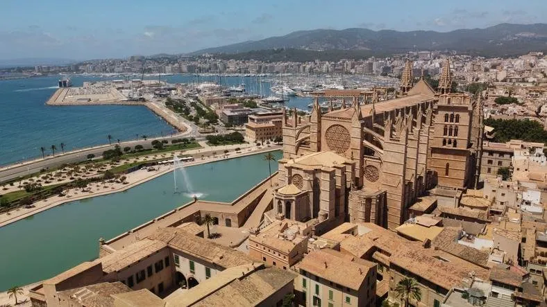 Penthouse with Private Pool in Palma