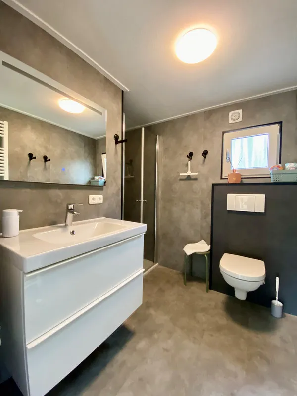 Salles de bain - Maison 3 pièces à Susteren