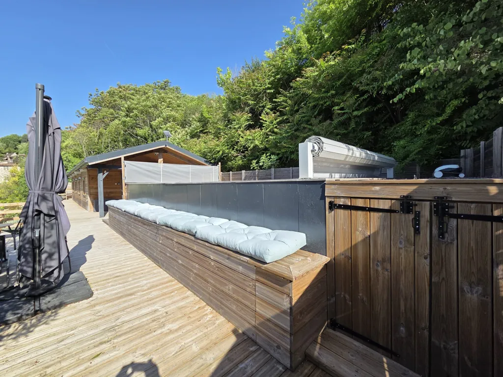 Terrasse - Villa Rénovée avec Piscine sur les Hauteurs de Penne d'Agenais
