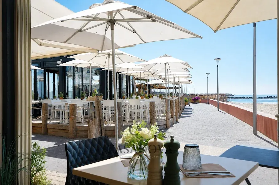Commercial Premises with Seafront Terrace in Palavas-les-Flots
