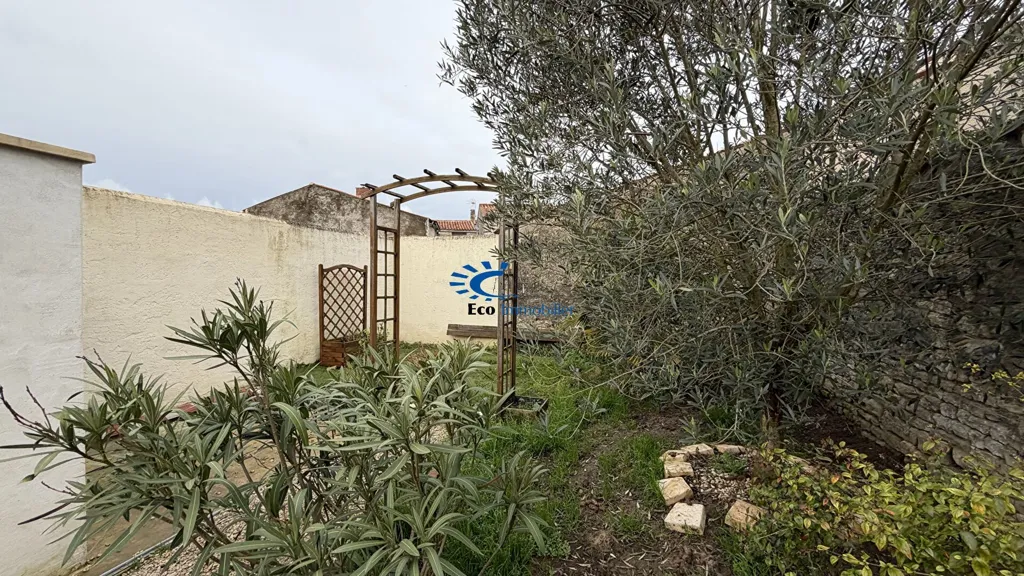 Jardin - Maison avec Jardin et Garage à Andilly