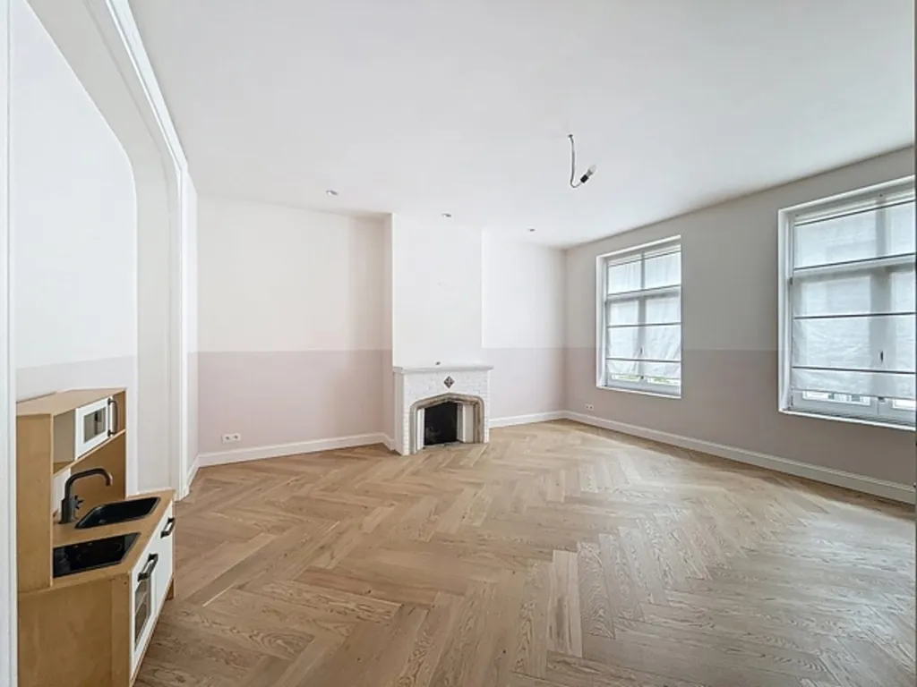 Séjour - Duplex avec Jardin dans le Quartier Louise