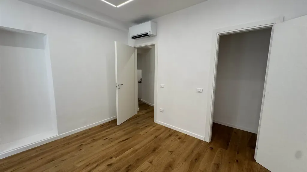 Pièces - Ground Floor Apartment with Garden in Florence