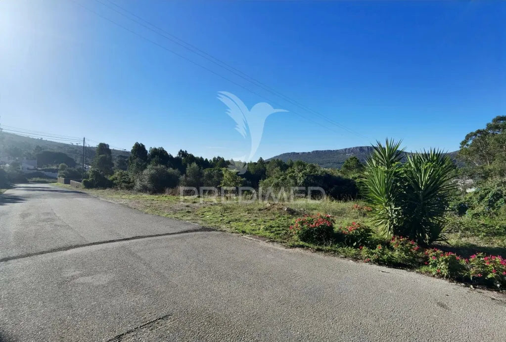Aed - Urban Plot with Field View in Minde / Alcanena