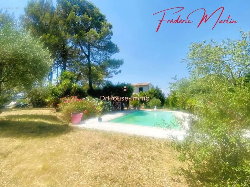 Piscina - Provençal Bastide with Pool in Alès